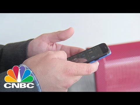 Smartphone Sales Take Big Hit In China | Tech Bet | CNBC